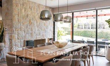 Grandiosa casa en venta de 1.369 M2 de lote en Cajicá