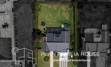 Grandiosa casa en venta de 1.369 M2 de lote en Cajicá