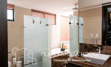 Grandiosa casa en venta de 1.369 M2 de lote en Cajicá