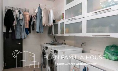 Grandiosa casa en venta de 1.369 M2 de lote en Cajicá