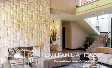 Grandiosa casa en venta de 1.369 M2 de lote en Cajicá