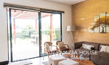 Grandiosa casa en venta de 1.369 M2 de lote en Cajicá