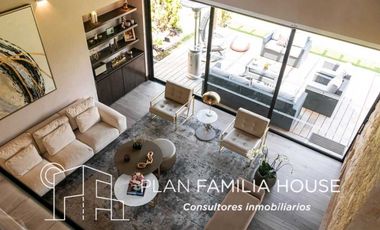 Grandiosa casa en venta de 1.369 M2 de lote en Cajicá