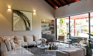 Grandiosa casa en venta de 1.369 M2 de lote en Cajicá