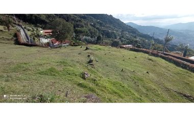 Lote independiente en Palmas con vista a la ciudad