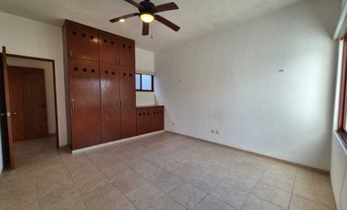 Casa de Una planta en Privada Las Fincas en esquina  en Temozón