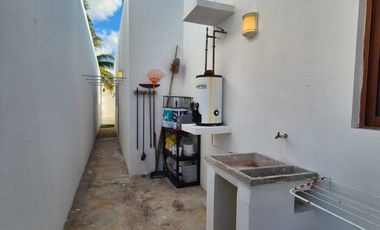 Casa de Una planta en Privada Las Fincas en esquina  en Temozón