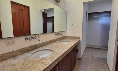 Casa de Una planta en Privada Las Fincas en esquina  en Temozón