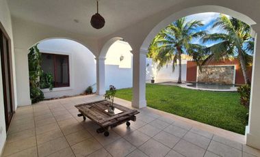 Casa de Una planta en Privada Las Fincas en esquina  en Temozón