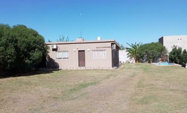 CASA DEL TIPO QUINTA CON EXTENSO PARQUE
