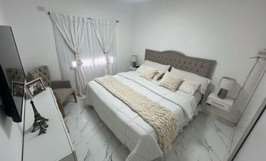Moderno departamento 3 ambientes con cochera en Costa Azul