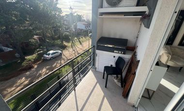 Moderno departamento 3 ambientes con cochera en Costa Azul