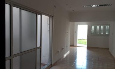 ALQUILER COMERCIAL A 50mts Monumento Bicentenario - Av. Mate de Luna 1650