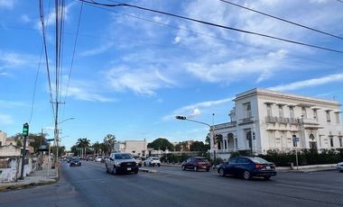 En Renta, 2 Terrenos sobre Av. Pérez Ponce a corta distancia de Paseo de Montejo