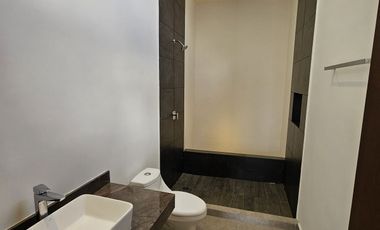 En Venta, Casa en Privada Residencial con 3 Rec, Alberca, Amenidades en Cholul