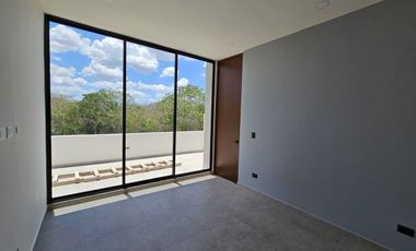 En Venta, Casa en Privada Residencial con 3 Rec, Alberca, Amenidades en Cholul