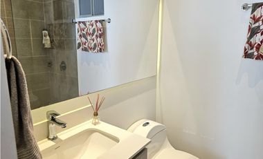 Arriendo Apartamento Amoblado - Vista al Mar