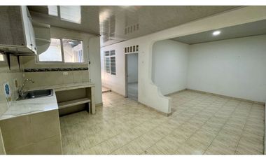 Casa con apartamentos y local en venta Barrio El Centro Palmira Valle