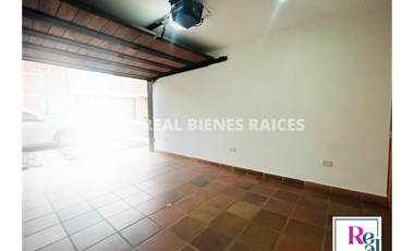  ¡Se Arrienda Casa en Unidad Abierta!