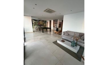 EN VENTA APARTAMENTO LUXURY FRENTE A  MARINA INTERNACIONAL