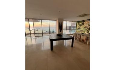 EN VENTA APARTAMENTO LUXURY FRENTE A  MARINA INTERNACIONAL