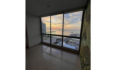 EN VENTA APARTAMENTO LUXURY FRENTE A  MARINA INTERNACIONAL