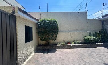 Casa Amplia en Renta Jardines de San Mateo