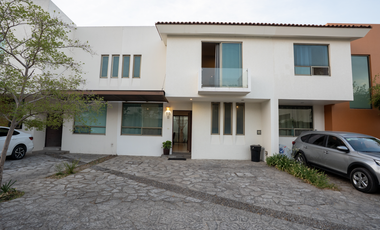 Casa en Venta Zona Real Santillana