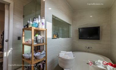 Casa de lujo en venta con alberca 5 habitaciones Residencial Victoria; Expo