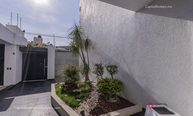 Casa de lujo en venta con alberca 5 habitaciones Residencial Victoria; Expo