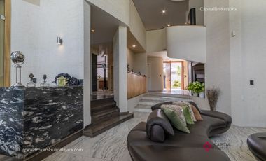 Casa de lujo en venta con alberca 5 habitaciones Residencial Victoria; Expo