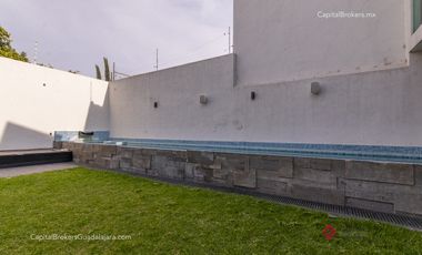 Casa de lujo en venta con alberca 5 habitaciones Residencial Victoria; Expo