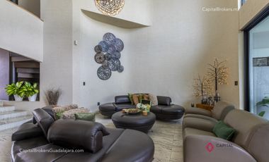 Casa de lujo en venta con alberca 5 habitaciones Residencial Victoria; Expo