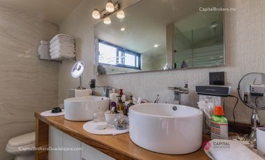 Casa de lujo en venta con alberca 5 habitaciones Residencial Victoria; Expo