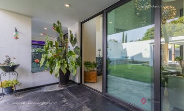 Casa de lujo en venta con alberca 5 habitaciones Residencial Victoria; Expo