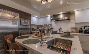 Casa de lujo en venta con alberca 5 habitaciones Residencial Victoria; Expo