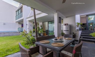 Casa de lujo en venta con alberca 5 habitaciones Residencial Victoria; Expo