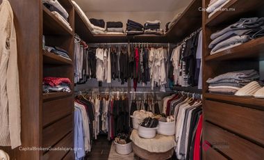 Casa de lujo en venta con alberca 5 habitaciones Residencial Victoria; Expo