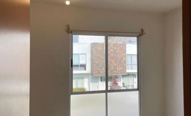 Casa con jardín y vigilancia en renta – Camino Nuevo a Huixquilucan
