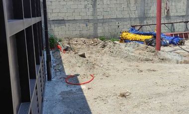 SE RENTA PATIO DE MANIOBRAS CON INSTALACIÓN HIDRÁULICA, COMPLETAMENTE BARDEADO