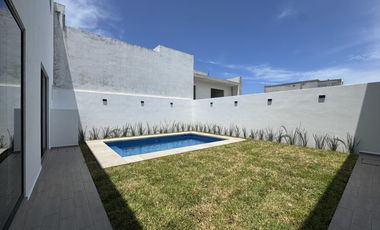 CASA CON ALBERCA EN VENTA EN PALMAS GREEN
