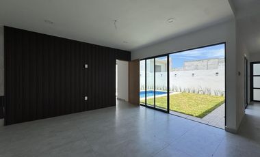 CASA CON ALBERCA EN VENTA EN PALMAS GREEN