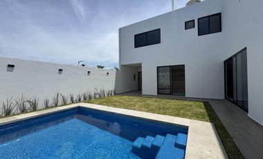 CASA CON ALBERCA EN VENTA EN PALMAS GREEN