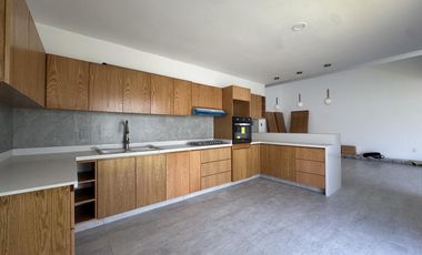 CASA CON ALBERCA EN VENTA EN PALMAS GREEN