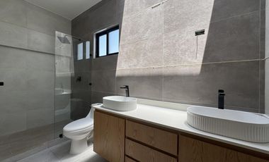 CASA CON ALBERCA EN VENTA EN PALMAS GREEN