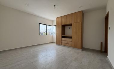 CASA CON ALBERCA EN VENTA EN PALMAS GREEN