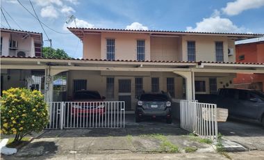 Casa en Venta en Condado del Rey, Dos Plantas, Tipo Duplex