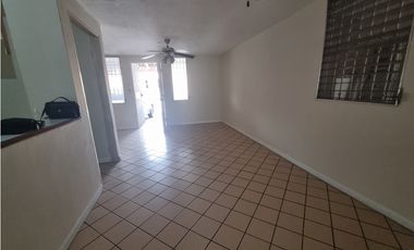 Casa en Venta en Condado del Rey, Dos Plantas, Tipo Duplex