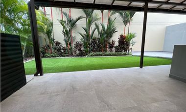 VENTA EN RIVER VALLEY CASA ESQUINERA EN PANAM PACFICO MLD
