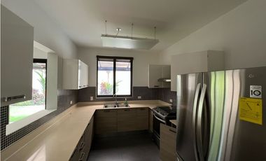 VENTA EN RIVER VALLEY CASA ESQUINERA EN PANAM PACFICO MLD